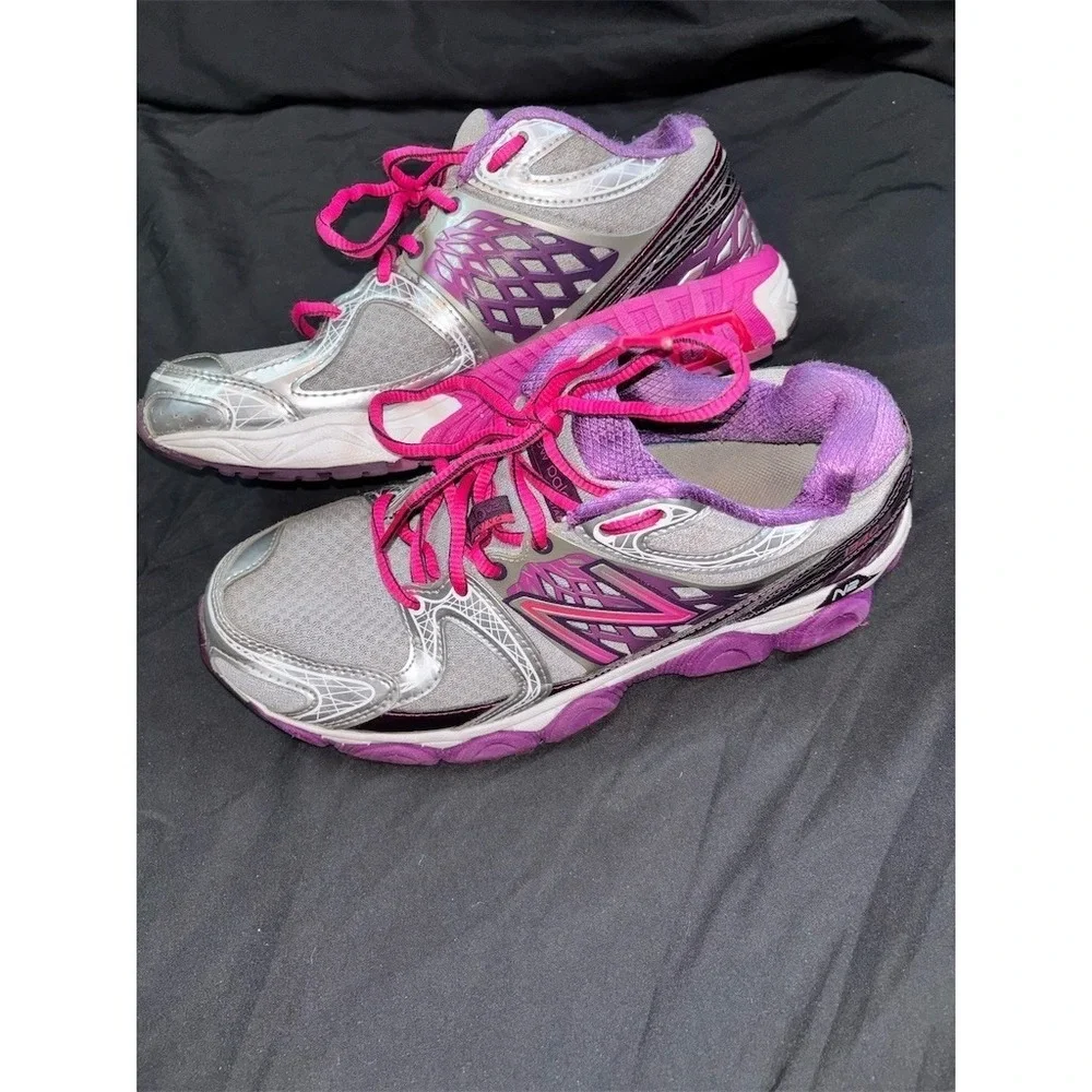 New Balance 1340v2 Women's Stability Running Shoes Gray‎ Purple Pink Size 9 walk